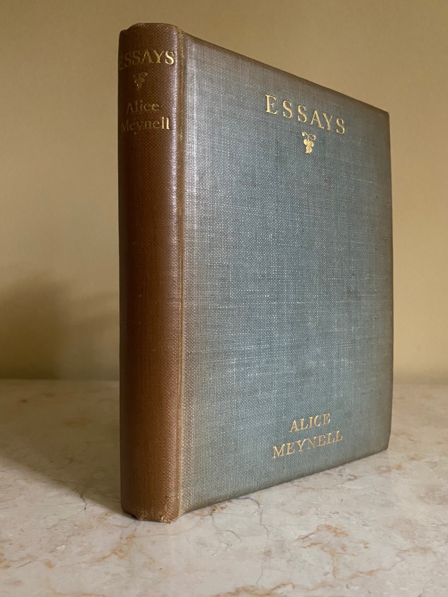 Essays | The Essays of Alice Meynell