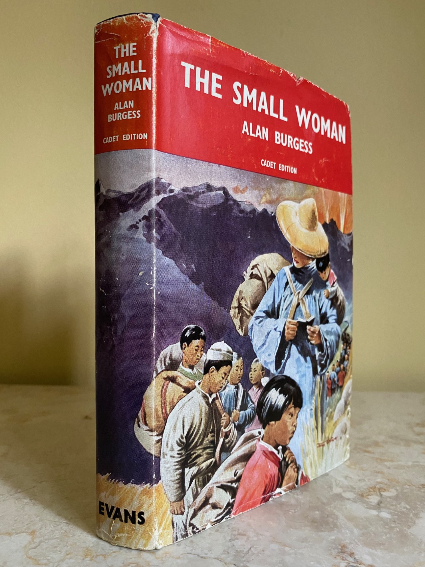 The Small Woman | The Heroic Story of Gladys Aylward (Cadet Edition)