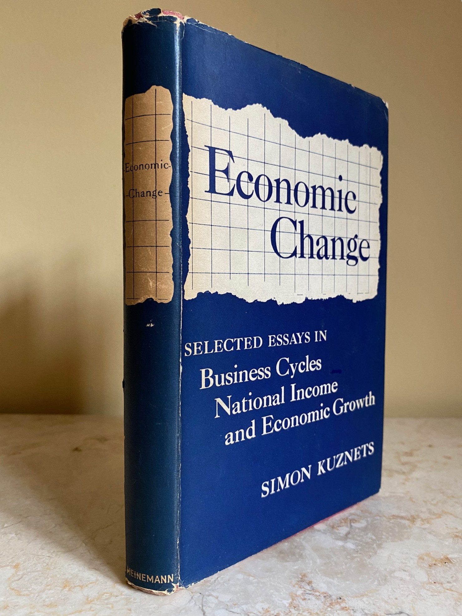 Economic Change | Selected Essays in Business Cycles, National Income, and Economic Growth